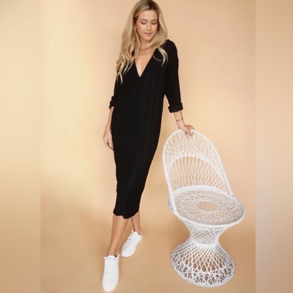 FREE PEOPLE Beach Astr VNeck Long Sleeve Ribbed Collar Minimalist MIDI Dress